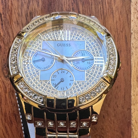 Guess Men´s Gold tone Watch with Crystal Accents
